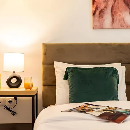 Acropolis Retreat In Style *
