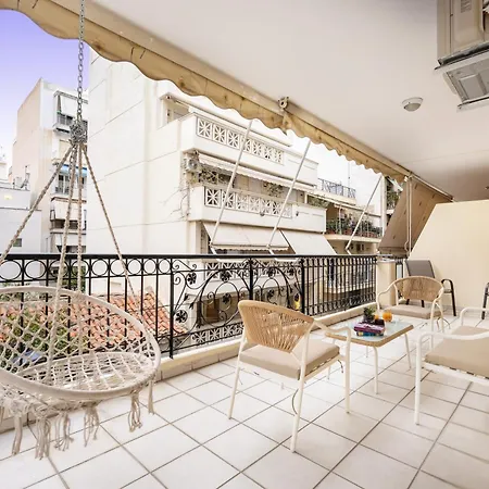 Acropolis Retreat In Style Apartment